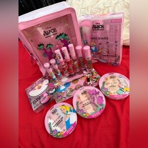 Wet N Wild- limited Edition - Alice in Wonderland